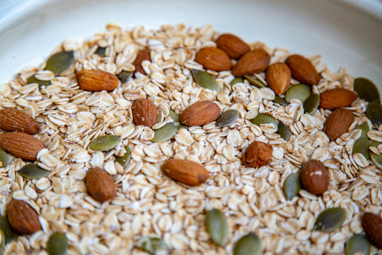 Almonds with oatmeal and zambo seeds