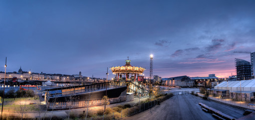 Fototapeta na wymiar Carrousel sur ancien port de Nantes en France