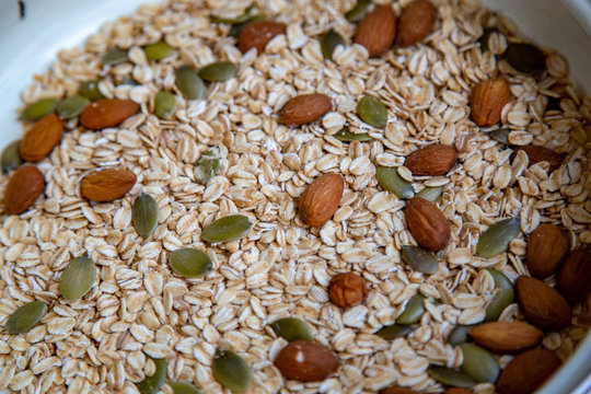 Almonds with oatmeal and zambo seeds
