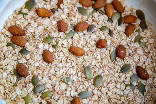 Almonds with oatmeal and zambo seeds