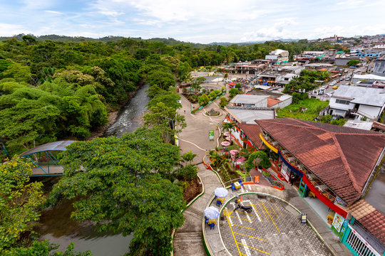 The Tourist Walk of the Puyo River