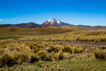 Obraz premium Sincholahua volcano,