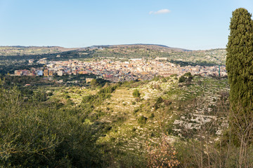 Obraz premium Beautiful Green Sceneries in Cassaro, Province of Syracuse, Italy.