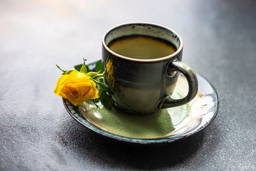 Mug with yellow roses