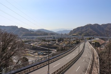 新小倉橋と圏央道相模原IC（神奈川県相模原市）