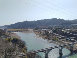 Naklejka premium 高台から見た小倉橋と相模川（神奈川県相模原市）