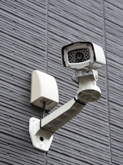 集合住宅に設置された防犯カメラ