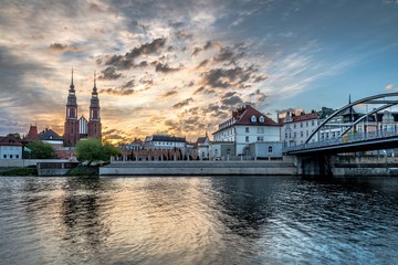 Opole o wschodzie słońca