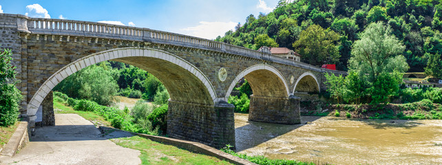 Fototapeta premium Bridge over the Yantra River near Veliko Tarnovo Fortress, Bulgaria