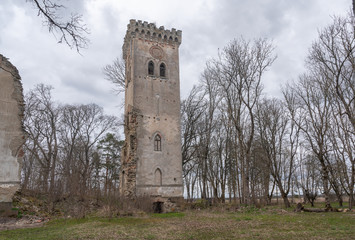 Fototapeta na wymiar ruins of lehtse manor europe estonia