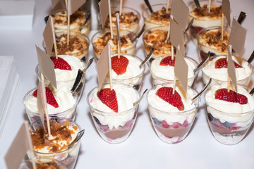 Crunchy chocolate pavlova mini cupcakes glasses appetizers finger food desserts