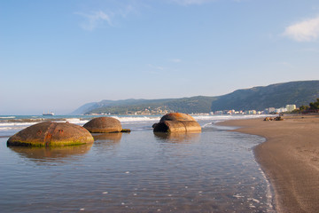 Alte Bunker am Strand von Albanien, N&auml;he Durres