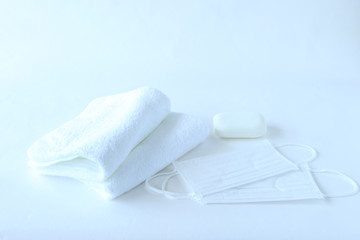 Fototapeta na wymiar 感染症対策　マスクとタオルと石鹸