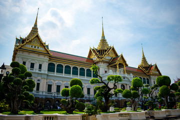 Fototapeta premium Thailandia, Bangkok - 12 january 2019 - The Chakri Maha Prasat Hall in the Grand Palace in Bangkok