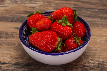 Sweet strawberry in the bowl