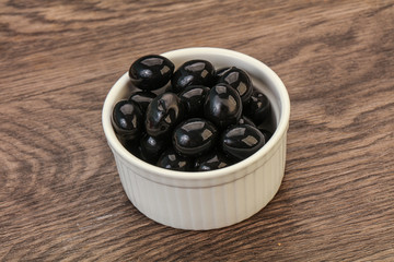 Black olives in the bowl