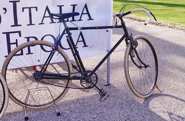 Fototapeta na wymiar Vintage bicycle with racing handlebar