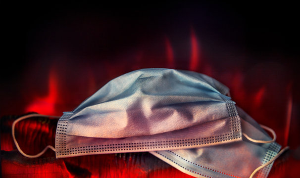 mascarillas quirurgicas covid-19 coronavirus ardiendo para cuando acabe la pandemia

