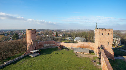 widok na dziedziniec zamku i panoramę © Konrad