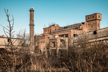 Fototapeta na wymiar old factory in ruins