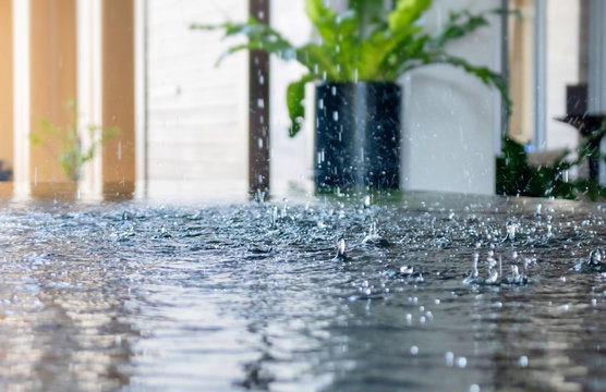 many drops of water on the water bath in a building © xzotica65