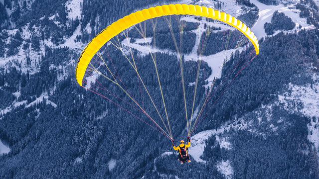 Paraglider in Mayrhofen - Austria January 2020
