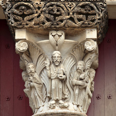 Fototapeta na wymiar Basilica of Sainte-Marie-Madeleine in Vezelay Abbey, France