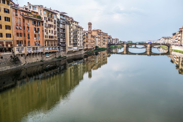 Fototapeta na wymiar Trinità Bridge and the Arno river in Florence