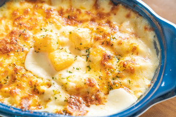 美味しそうなグラタンの写真