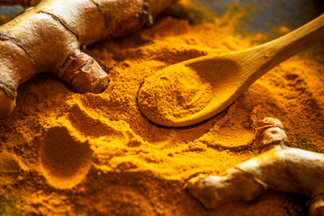 Turmeric powder with fresh turmeric root