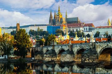 Obraz premium Charles bridge in Prague, Czech republic 