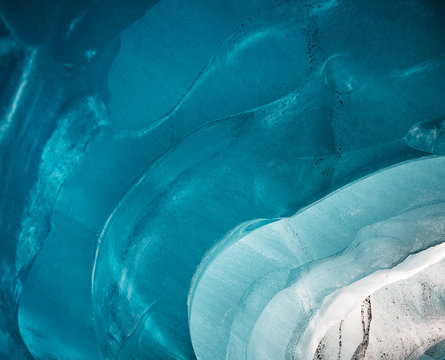 Ice caves of Skaftafell national park, Vatnajökull, Southeast Iceland, Scandinavia, Europe