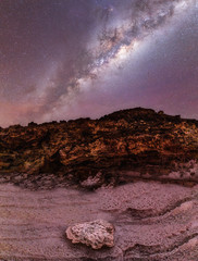 Obraz na płótnie Canvas Die Milchstraße und der atemberaubende Salar de Uyuni, Bolivien.