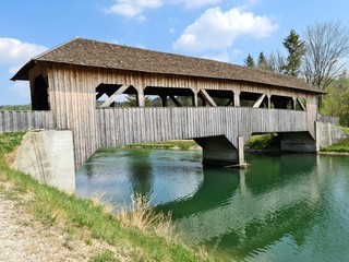 Fototapeta premium wooden bridge over river