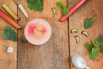 Rhabarbergrieß Rhabarberkompott Kompott Dessert Grieß Nachspeise