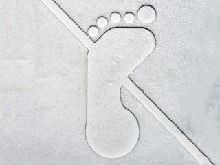 don't step / step prohibition sign