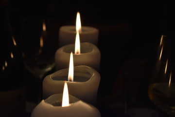 Vier brennende Adventskerzen