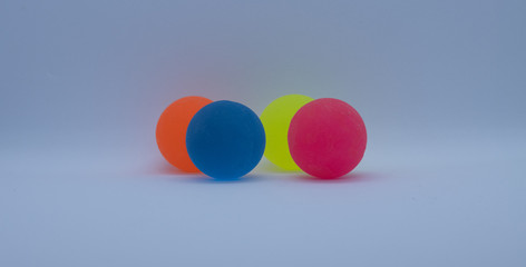 Bolas de goma de colores