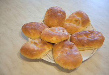 baked pasties with apples