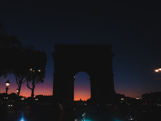 arc de triomphe at night