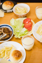 朝食
