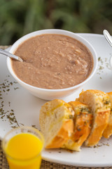 bean broth with toasts