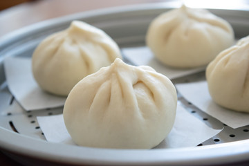 自宅で手作りした肉まん　成型してから蒸す前の肉まん
