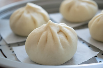 自宅で手作りした肉まん　成型してから蒸す前の肉まん