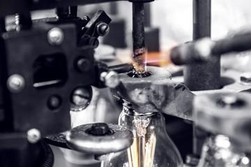 Automated workshop conveyor for production of glass lamps bulbs factory