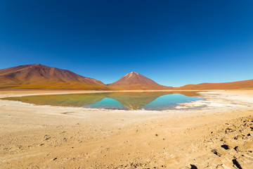 Fototapeta na wymiar Green Lagoon, Laguna Verde, in Bolivia