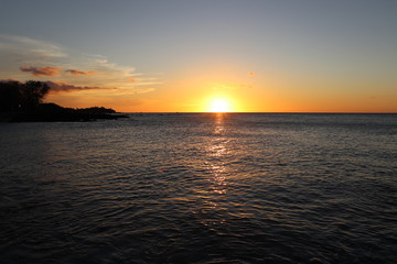 Fototapeta na wymiar Amazing sunset in Hawaii Big Island with ocean