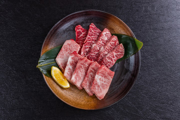 和牛で焼肉　Japanese style luxury grilled beef