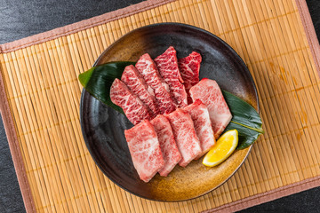 和牛で焼肉　Japanese style luxury grilled beef