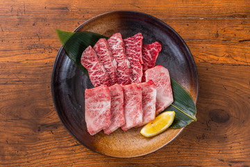 和牛で焼肉　Japanese style luxury grilled beef